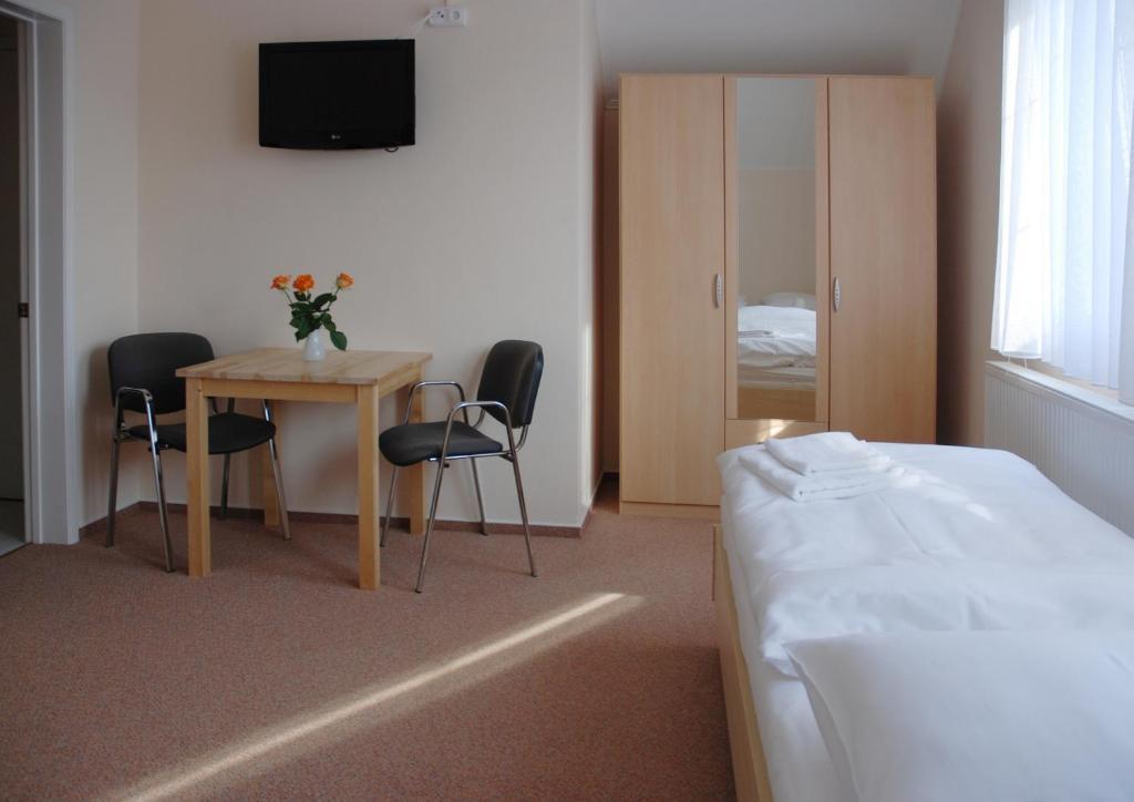 Penzion Duo Hotel Mlada Boleslav Bilik gambar